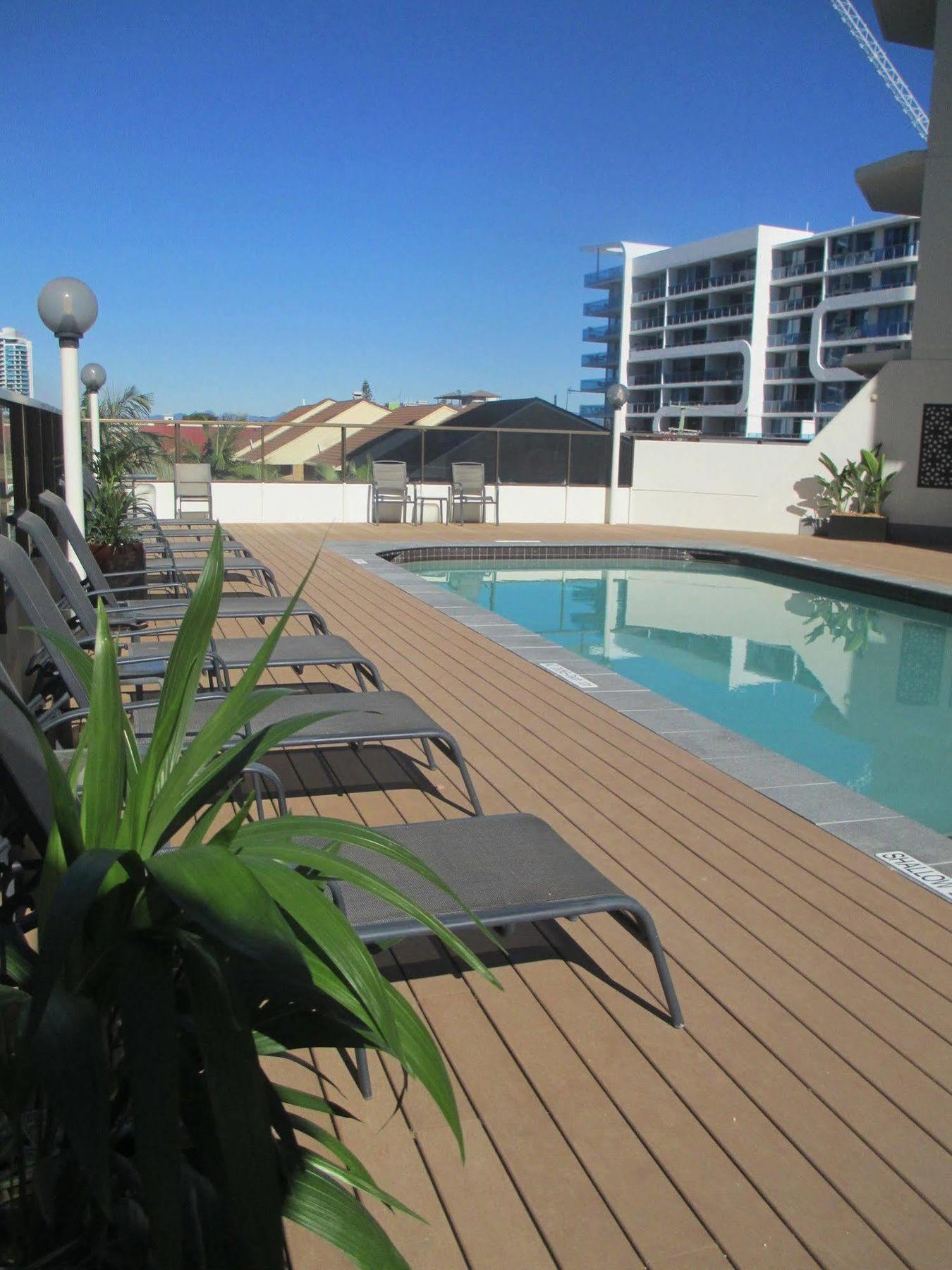 Sandy Point Beach Resort Gold Coast Bagian luar foto