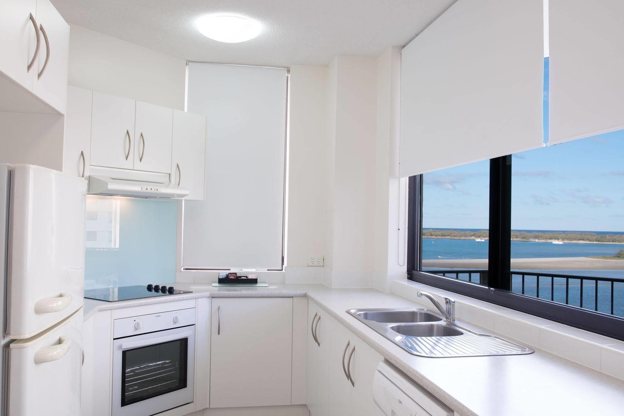 Sandy Point Beach Resort Gold Coast Bagian luar foto