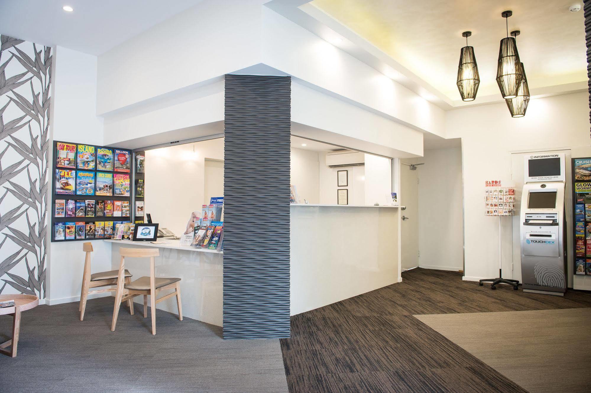 Sandy Point Beach Resort Gold Coast Bagian luar foto